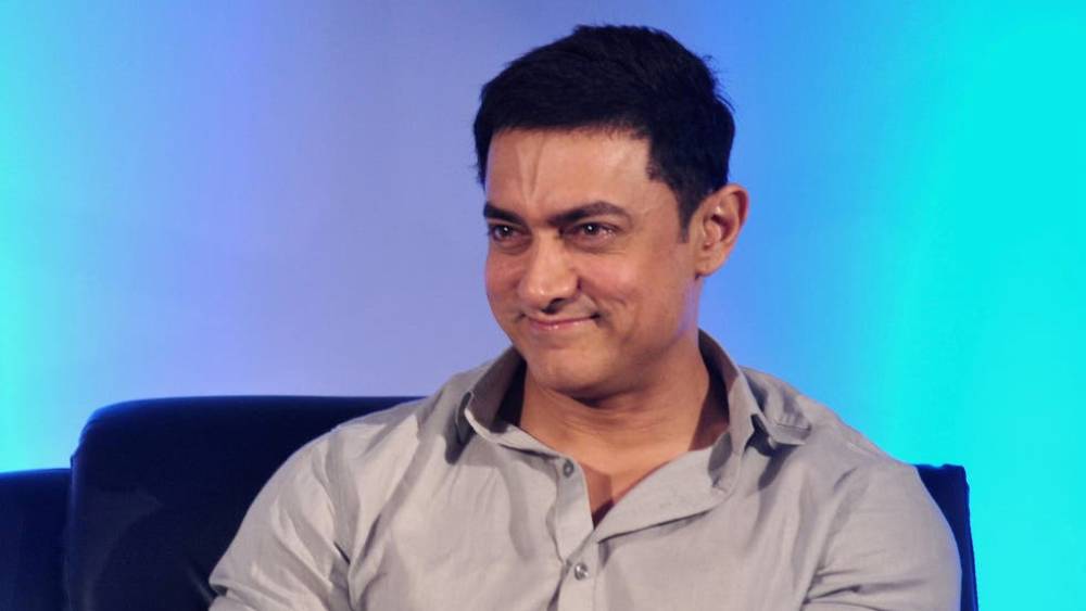 আমির আসার পর থেকে বছরের পর বছর গড়িয়েছে। লকডাউন চলাকালীন দেশের অনেকের মতো কাজ হারিয়েছেন কমলেশ। ২০২১ সালে আসে আরও বিপর্যয়। এক সময় কোভিডে আক্রান্ত হয়ে মারা যান তিনি। আক্রান্ত হওয়ার পর চিকিৎসারও খরচ জোটাতে পারেনি তাঁর পরিবার।