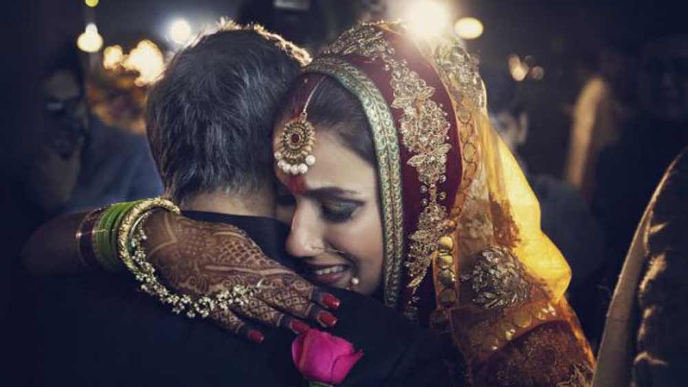 সংবাদমাধ্যমের প্রতিনিধিদের কাছে রাধাকৃষ্ণন বলেছেন, ‘‘সৌমা শুধু আমাদের মেয়ে নন। ও নাগাপত্তিনমেরও মেয়ে। সৌমার বিয়েতে আমি অত্যন্ত আনন্দিত। ওর বিয়ের সময় আবেগ চেপে রাখতে পারিনি।’’