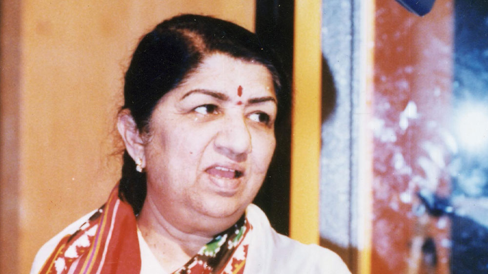 লতার সম্পত্তির সঠিক পরিমাণ কত? তা নিয়ে নানা জনের নানা মত শোনা যায়। এ নিয়ে জল্পনাও বিস্তর। 