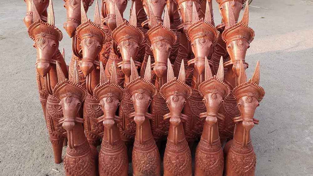 বাঁকুড়ার টেরাকোটা কাজ সারা দেশে বিখ্যাত।