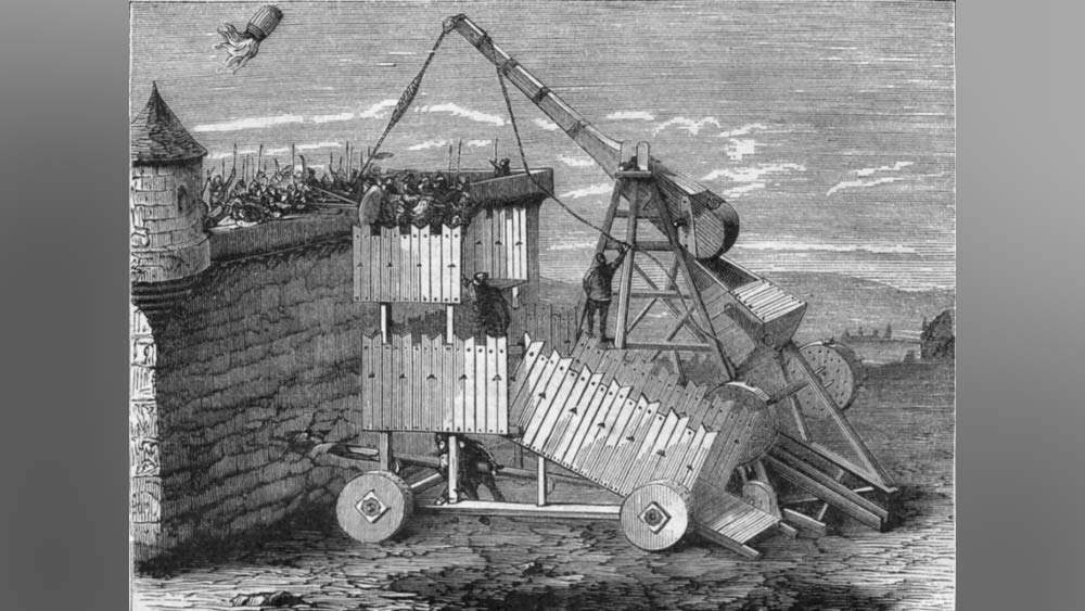 সমুদ্রের জলে এটি ছুড়লেও তার শক্তিক্ষয় হত না। বরং ওই ‘তরল আগুন’ জলের মধ্যে আরও দাউ দাউ করে জ্বলে উঠত। ‘তরল আগুনে’র মিশ্রণটি যা কিছু স্পর্শ করত, তাতেই সেঁটে যেত। তা সে জাহাজের কাঠ বা ধাতব অংশ হোক অথবা মানবদেহ।