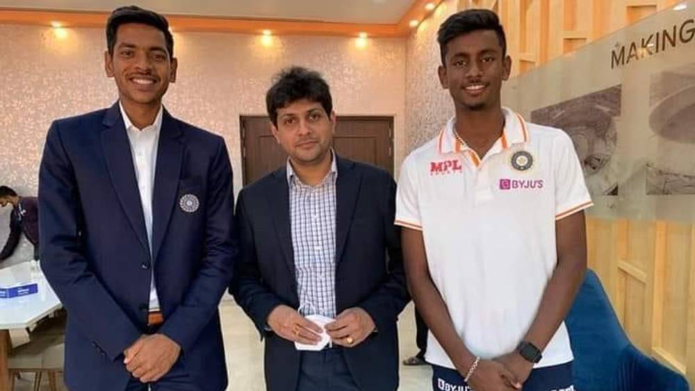 সিএবি সভাপতির সঙ্গে বাংলার দুই ক্রিকেটার