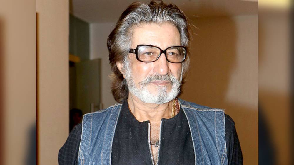 তবে ওই সাংবাদিক শক্তির সঙ্গে তাঁর আসল পরিচয়ে সাক্ষাৎ করেননি। এক জন অভিনেত্রী হতে চাওয়া তরুণী সেজে শক্তির সঙ্গে দেখা করেছিলেন তিনি। সাহায্য চেয়েছিলেন তাঁর।