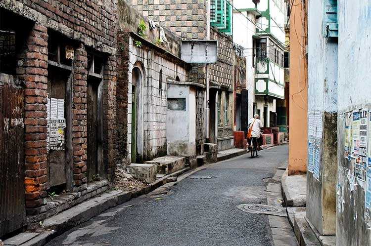 আমার অনেক আত্মীয়রা উত্তর কলকাতায়, সল্টলেক ছড়িয়ে ছিটিয়ে থাকেন।