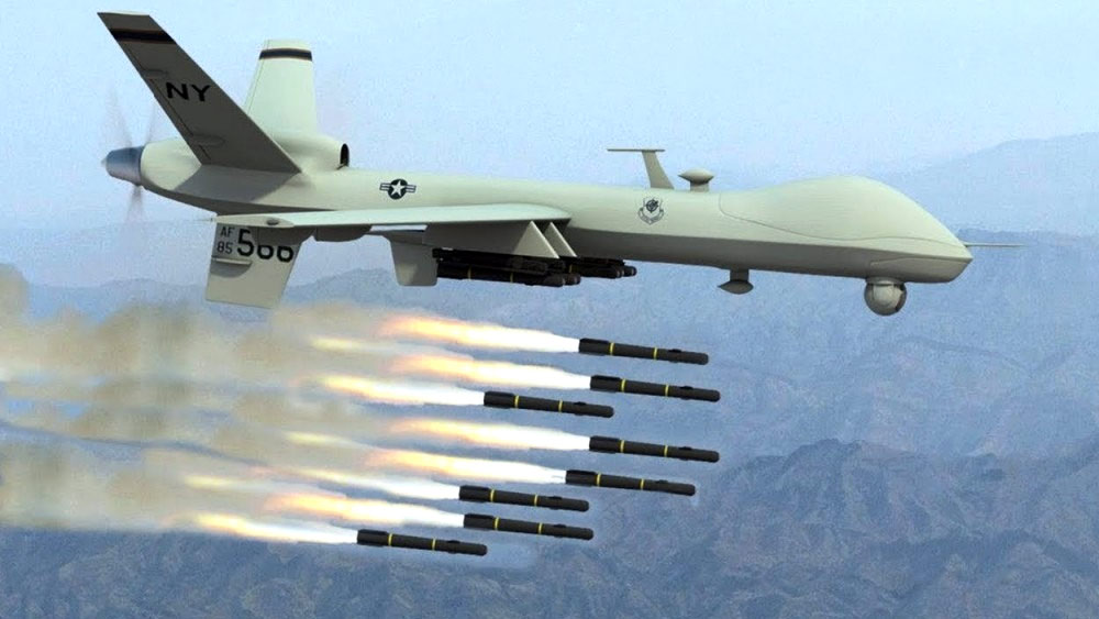 কখনও কখনও কোনও দেশের সামরিক ইতিহাসে একটি মাত্র অস্ত্র পুরো যুগের প্রতীক হয়ে উঠতে পারে। যেমন মনে করা হয় ইংরেজ তীরন্দাজদের দ্বারা ব্যবহৃত লংবো মধ্যযুগে এবং ভারী সাঁজোয়া ট্যাঙ্ক দ্বিতীয় বিশ্বযুদ্ধের প্রতীক। 