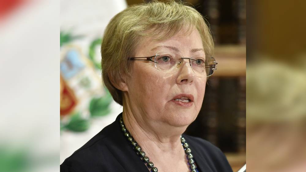 তবে জুলিয়েনের এই ১১ দিনের সফর শুধু বইয়ে নয় সিনেমার গল্প হিসেবেও জায়গা করে নিয়েছে। ইতালীয় ভাষায় তৈরি সেই সিনেমার নাম ‘মিরাকেল স্টিল হ্যাপেন্স’। অর্থাৎ আজও অলৌকিক ঘটনা ঘটে। 