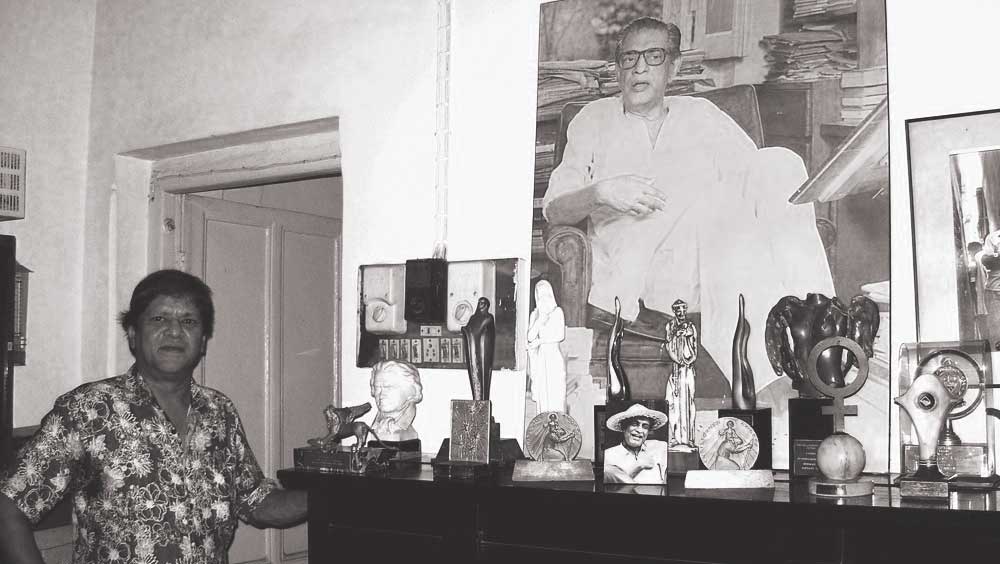 সত্যজিতের সঙ্গে কাজ করেছিলেন ভীষ্ম।
