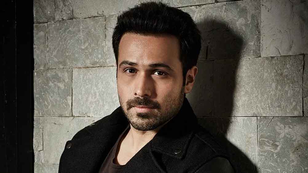 প্রযোজক এবং সহকর্মীদের অখুশি করতে চাননি বলে ‘গুড বয় ব্যাড বয়’ ছবিতে অভিনয় করতে রাজি হয়েছিলেন ইমরান হাশমি। ছবিটি চূড়ান্ত ফ্লপ হয়। পরে ইমরান বলেছিলেন, ছবিটি এত খারাপ ছিল যে তার কেরিয়ার শেষ হয়েও যেতে পারত। 