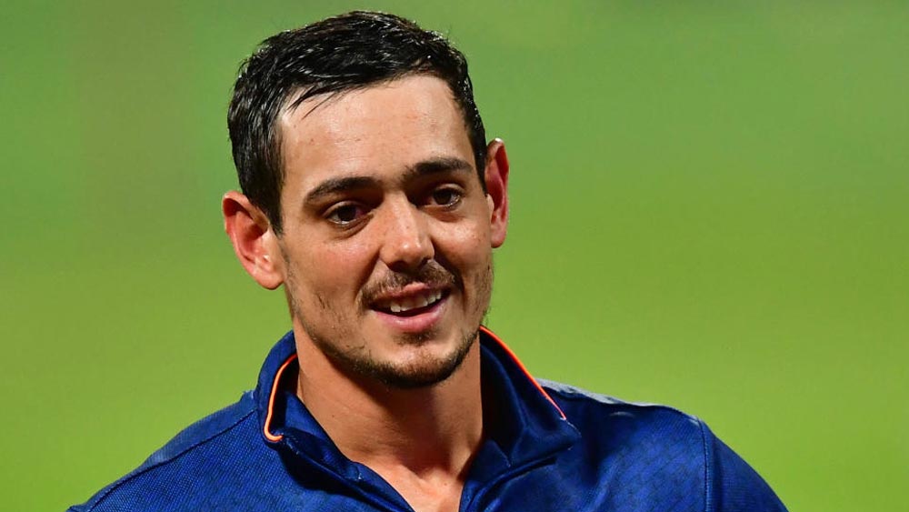 কুইন্টন ডি’ককের বেস প্রাইস ২ কোটি। আইপিএলে সেরা ওপেনারদের এক জন। ভারতের বিরুদ্ধে শেষ ওয়ান ডে সিরিজ়ে সেরা হওয়ায় দুর্দান্ত ফর্মে। তাই নিলামে তাঁকে নিয়ে ঝড় উঠতে বাধ্য। মুম্বই হারাতে চাইবে না এমন সম্পদ। লড়াইয়ে দুই নতুন দলও।  