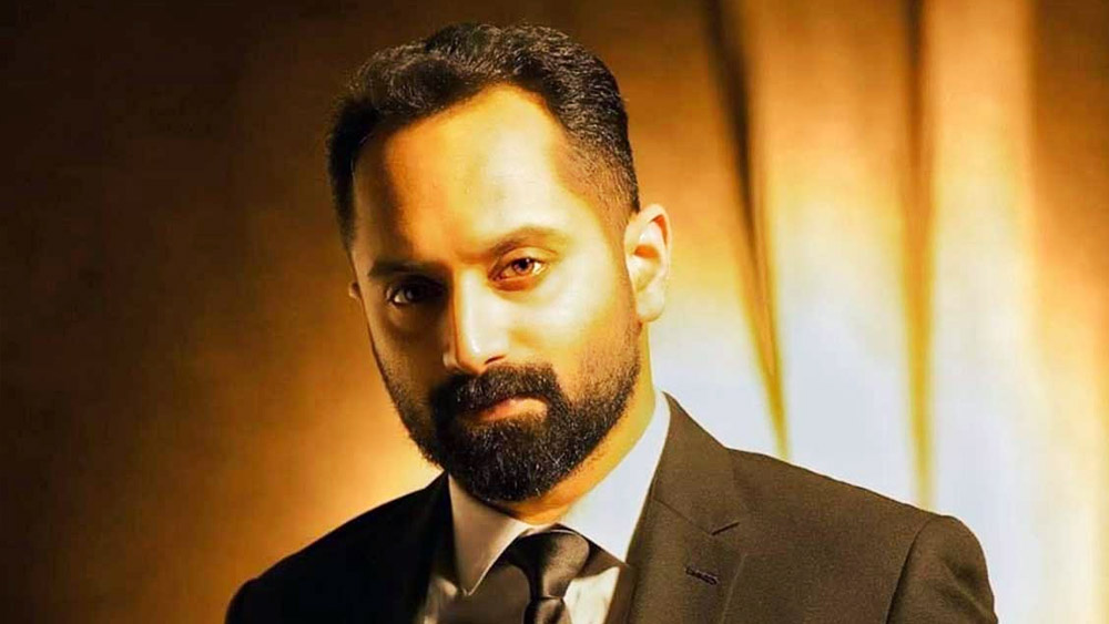 প্রথম ছবির ব্যর্থতায় অভিনয় জগৎ থেকেই স্বেচ্ছায় নির্বাসন নেন ফহাদ। দেশ ছেড়ে আমেরিকায় শুরু করেন পড়াশোনা। ছাত্রাবস্থায় এক পাকিস্তানির দোকানে নিত্যদিনের জিনিসপত্র কিনতে যেতেন। সেখানেই নতুন করে অভিনয়ের পোকা নড়ে উঠেছিল মাথায়।