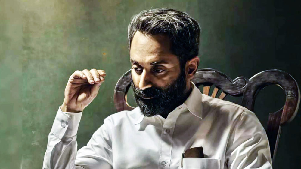 কেরিয়ারের দ্বিতীয় পর্বে একের পর এক চরিত্রে নিজেকে হাজির করেছেন ফহাদ। ‘আন্নায়ুম রসুলম’-এ যখন মৃত প্রেমিকার সামনে প্রেম নিবেদন করছেন, দর্শকেরা টের পেয়েছেন তাঁর অনুভূতি। আবার ‘আর্টিস্ট’-এ এক স্বার্থপর দৃষ্টিহীন যখন স্ত্রীর সম্মানহানি করছেন, তখন রাগে ফেটে পড়েছেন অনেকে। ‘নর্থ ২৪ কথম’, ‘রেড ওয়াইন’ অথবা ‘অরু ইন্ডিয়ান প্রণয়কথা’— একের পর এক ছবিতে নিজের সীমারেখা ছাপিয়ে গিয়েছেন ফহাদ।