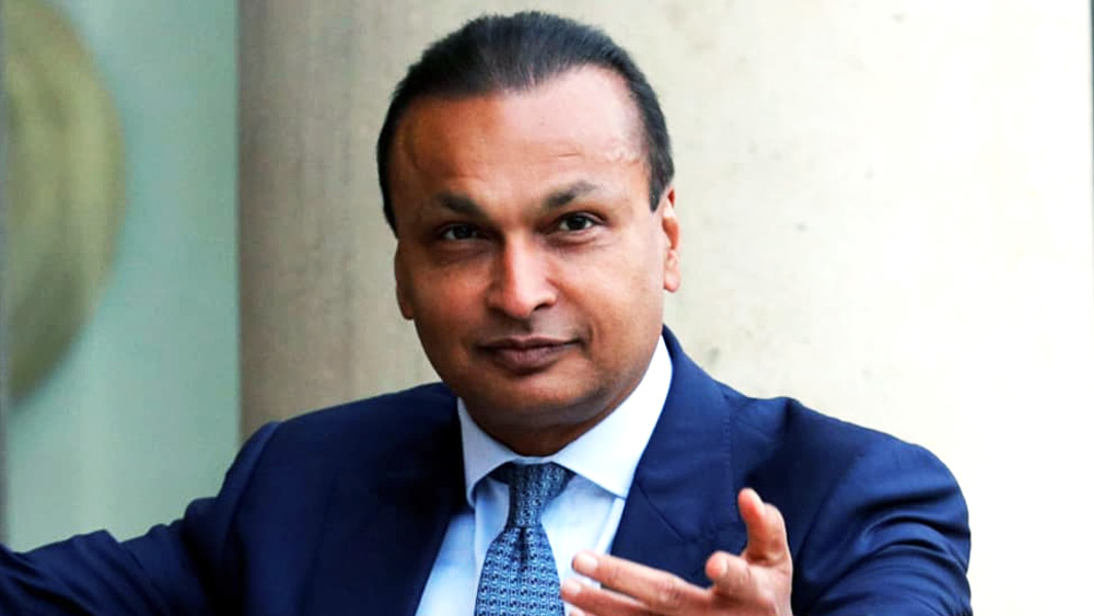 ২০০৬ সালে ধীরুভাই অম্বানীর প্রতিষ্ঠিত রিলায়্যান্স ইন্ডাস্ট্রিজ লিমিটেড দু’ভাগ হওয়ার পর দাদা মুকেশ অম্বানীর মতোই এই গোষ্ঠীর একাধিক ব্যবসা সামলাচ্ছেন অনিল। তার মধ্যে রয়েছে রিলায়্যান্স ক্যাপিটাল, রিলায়্যান্স কমিউনিকেশন্স-এর মতো সংস্থা।