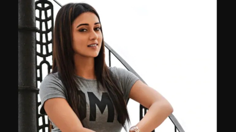   নিয়মিত ধ্যান করতে পারলে ভাল হয় বলে মত প্রকাশ করলেন মিমি