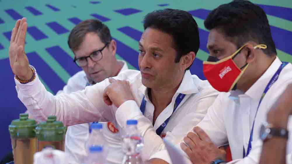 পঞ্জাব কিংস: রাহুল চাহার, অর্শদীপ সিংহ, প্রভসিমরন সিংহ, হরপ্রীত ব্রার, শিখর ধবন, জনি বেয়ারস্টো, ময়ঙ্ক অগ্রবাল, লিয়াম লিভিংস্টোন, সন্দীপ শর্মা, কাগিসো রাবাডা, শাহরুখ খান, জিতেশ শর্মা, ওডিয়েন স্মিথ, ঈশান পোড়েল, বৈভব অরোরা,  রাজ অঙ্গদ বাওয়া, ঋষি ধবন, প্র্রেরক মাঁকড়, ঋত্বিক চট্টোপাধ্যায়, বলতেজ সিংহ, আনশ পটেল, নাথান এলিস, অথর্ব তাইডে, ভানুকা রাজাপক্ষ ও বেনি হাওয়েল।