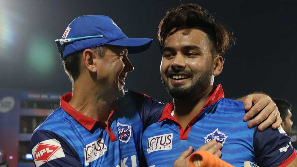 দিল্লি ক্যাপিটালস পেয়েছে: ডেভিড ওয়ার্নারকে পেয়েছে। ব্যাটিং অর্ডারে প্রথম চার জন আইপিএল-এ অন্যতম সেরা। বোলিংয়ে বৈচিত্র আছে। পায়নি: শিখর ধবন, রবিচন্দ্রন অশ্বিন, কাগিসো রাবাডার জন্য দর হেঁকেও পায়নি। ফলে আগের দল ধরে রাখতে পারেনি। আর এক জন বিদেশি ফাস্ট বোলার দরকার ছিল। আনরিয়াহ নোকিয়া এখনও চোট সারিয়ে উঠতে পারেননি। টি-টোয়েন্টি বিশ্বকাপের পর থেকে খেলেননি। সম্ভাব্য একাদশ: ডেভিড ওয়ার্নার, পৃথ্বী শ, মিচেল মার্শ, ঋষভ পন্থ, মনদীপ সিংহ, রোভমান পাওয়েল, অক্ষর পটেল, শার্দূল ঠাকুর, কুলদীপ যাদব, আনরিয়াহ নোকিয়া, চেতন সাকারিয়া