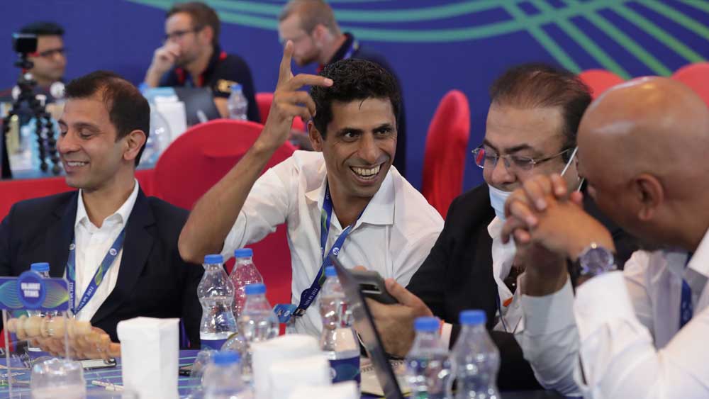 গুজরাত টাইটানস পেয়েছে: যদিও নিলামে নয়, তবু অধিনায়ক হিসেবে হার্দিক পাণ্ড্যকে পাওয়া গুজরাতের বড় প্রাপ্তি। জেসন রয়কে তাঁর ন্যূনতম দরে পেয়েছে। লকি ফার্গুসনের পিছনে অনেক টাকা গেলেও তিনি প্রমাণ করেছেন, শুরুতে বিপক্ষকে ঝটকা দিতে পারেন। পায়নি: অভিজ্ঞ ব্যাটার নেই। হার্দিক পাণ্ড্য বল করতে না পারলে পঞ্চম বোলার কে হবেন, তা নিয়ে সন্দেহ রয়েছে। সম্ভাব্য একাদশ: জেসন রয়, শুভমন গিল, বিজয় শঙ্কর, অভিনব মনোহর, ম্যাথু ওয়েড, হার্দিক পাণ্ড্য, রাহুল তেওয়াটিয়া, রশিদ খান, আর সাই কিশোর, লকি ফার্গুসন, মহম্মদ শামি  