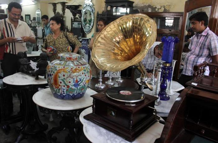 ভিক্টর ব্রাদার্স হল কলকাতার প্রাচীনতম নিলাম ঘরগুলির মধ্যে একটি