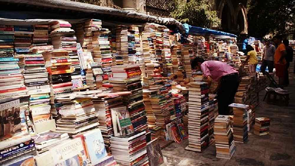 কলেজ স্ট্রিট অঞ্চল সারা বিশ্বের বইপ্রেমীদের কাছে পরিচিত একটি নাম।