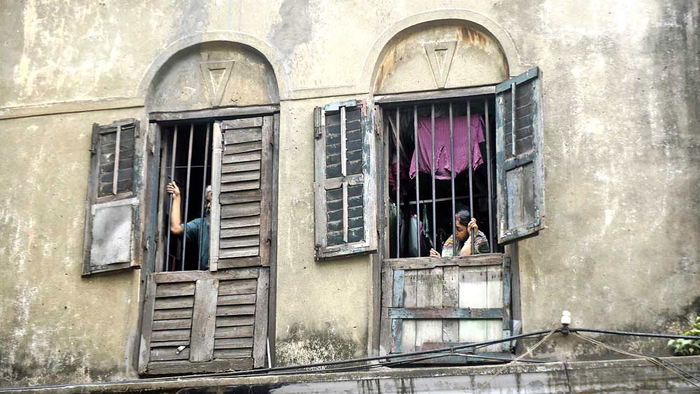 রকের আড্ডা, পাড়া সংস্কৃতি সব সময়েই প্রাণবন্ত। ক্লাব সংস্কৃতি তখনও ছিল। এখনও আছে। 