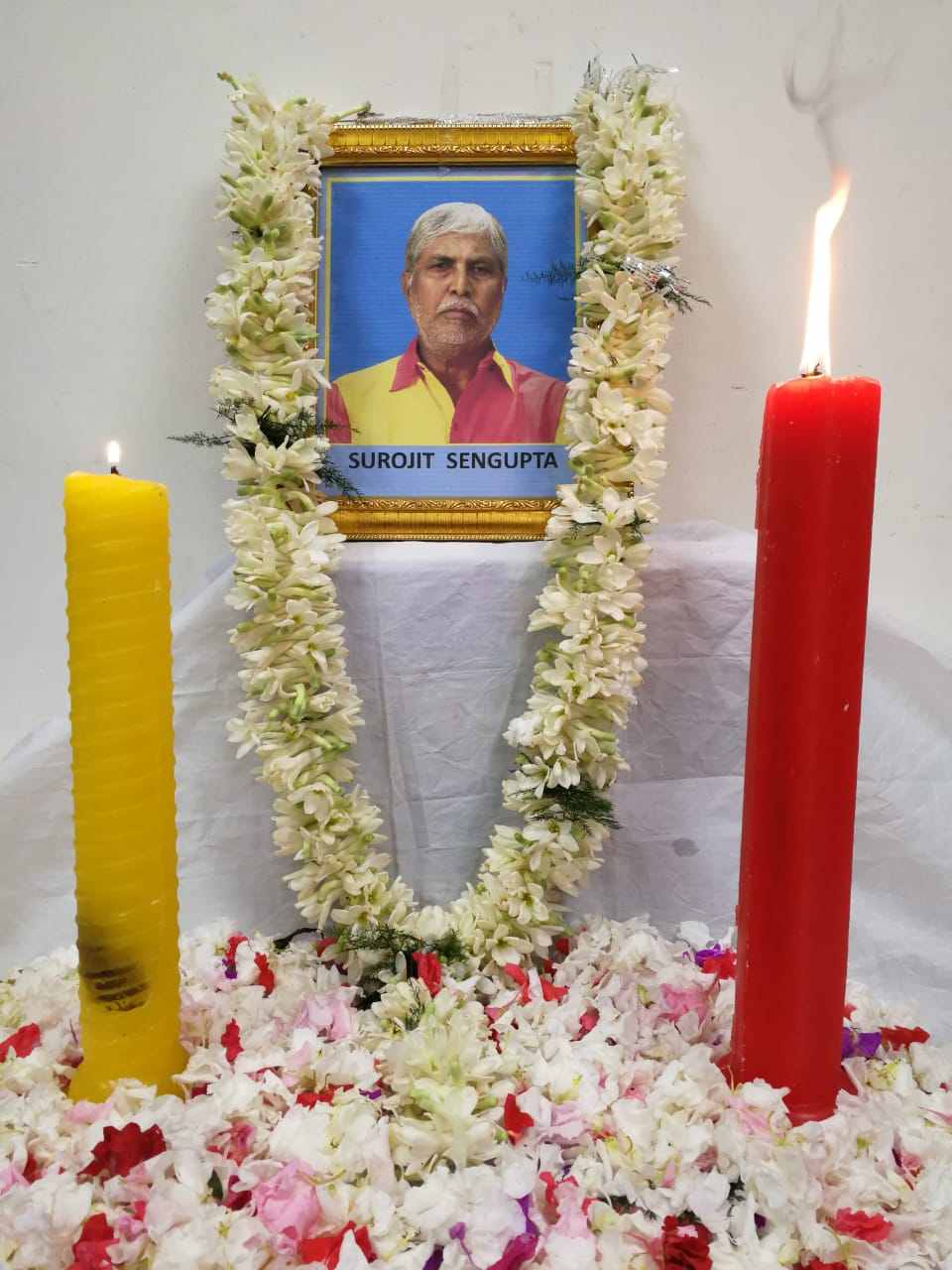 সুরজিতের প্রতিকৃতিতে মাল্যদান ইস্টবেঙ্গলে।