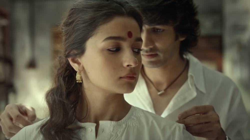 সঞ্জয় লীলা ভন্সালীর ছবি ‘গঙ্গুবাই কাঠিয়াওয়াড়ি’-তে ‘গঙ্গুবাই’ আলিয়ার বিপরীতে দেখা যাবে শান্তনুকে। ছবিতে তিনি গঙ্গুবাইয়ের প্রেমিক রামনিক লালের চরিত্রে অভিনয় করেছেন।