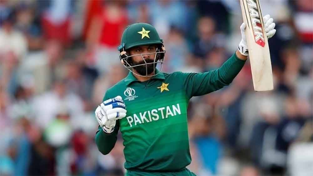 ১৮ বছরের দীর্ঘ আন্তর্জাতিক কেরিয়ারে ইতি টেনেছেন ৪১ বছরের ‘দ্য প্রফেসর’ হাফিজ। যদিও পাকিস্তান দলের এই প্রাক্তন অধিনায়ককে পিসিএল-সহ অন্যান্য টুর্নামেন্টে দেখা যাবে। 