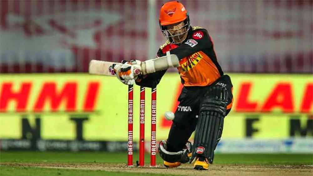 অনেকের মতে, বিশ্বের এক নম্বর উইকেটরক্ষকের নাম ঋদ্ধিমান সাহা। তবে কেকেআরের হয়ে সে ভাবে জ্বলে উঠতে পারেননি তিনি। প্রথম ম্যাচে ব্যাট হাতে নামার সুযোগ আসেনি। তবে নাইটদের ছেড়ে পঞ্জাব কিংসদের হয়ে শতরান-সহ বহু স্মরণীয় ইনিংস রয়েছে ঋদ্ধির।