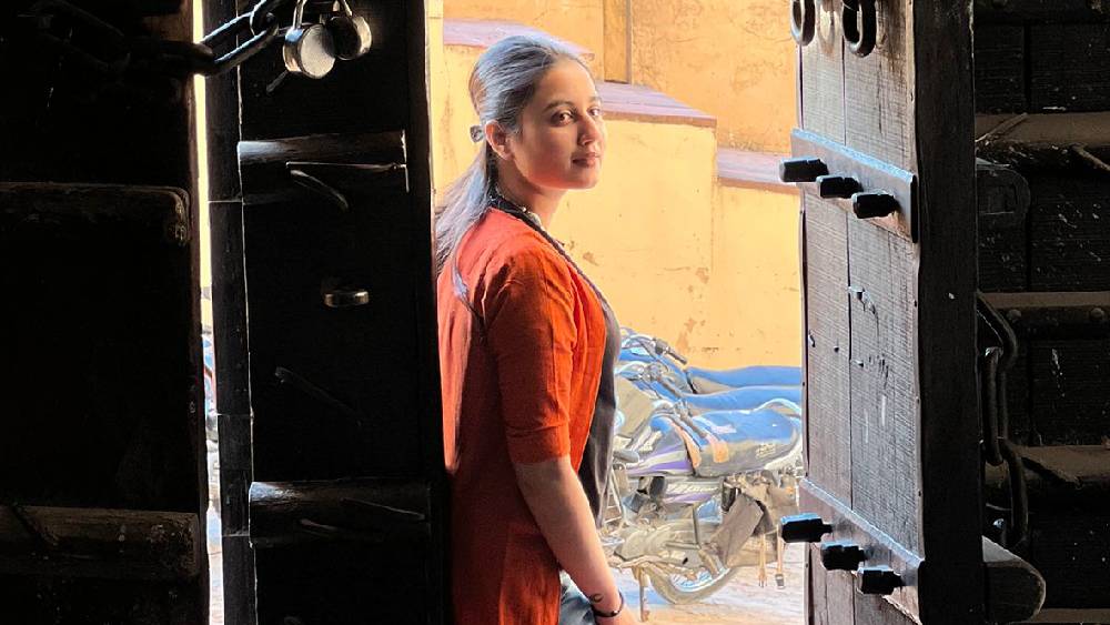 রাজস্থানের সংস্কৃতি নিয়ে স্বস্তিকা আগাগোড়াই আগ্রহী। পর্দায় দেখা গড়-প্রাসাদের রাজ্যে তাঁর হারিয়ে যাওয়ার ইচ্ছে বহু দিনের। 