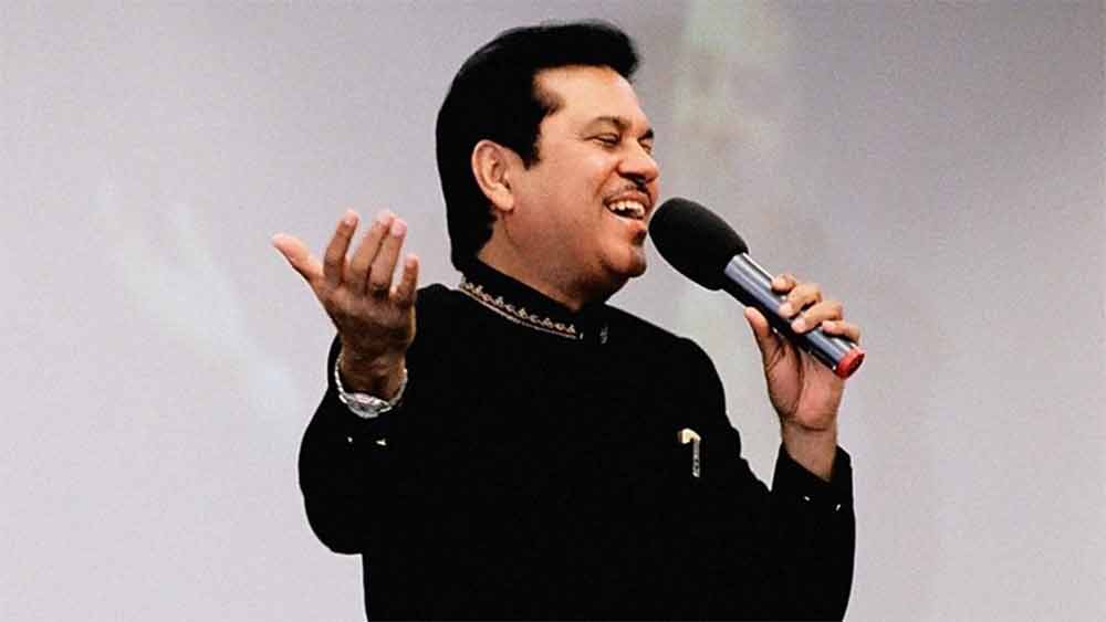 বাপ্পি লাহিড়ির সুরে একের পর এক ডিস্কো গানে এক সময় অপ্রতিরোধ্য হয়ে উঠেছিলেন বিজয় বেনেডিক্ট। তবে প্রায় এক দশক বলিউডে কাটিয়ে আচমকাই হিন্দি ছবির জগৎ থেকে গায়েব হয়ে যান তিনি। কেন? 