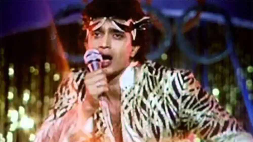 বিজয়ের কণ্ঠে ‘আই অ্যাম আ ডিস্কো ডান্সার’ গানটি শুনে এতটাই মুগ্ধ হয়েছিলেন পরিচালক যে সঙ্গে সঙ্গে মতবদল করেন। ১৯৮২ সালে বড়পর্দায় বিজয়ের গানের তালে তালেই ডিস্কো নেচেছিলেন মিঠুন। ছবির একমাত্র গানেই বলিউডে জায়গা পাকা করে নিয়েছিলেন বিজয়। 