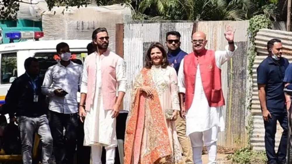 ফারহানের বিয়েতে হৃতিক, পিঙ্কি এবং রাকেশ