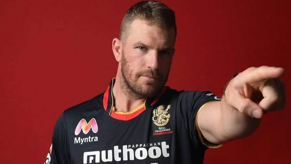 অ্যারন ফিঞ্চ: ওপেনার হিসেবে লিনকে সঙ্গত দিতে পারেন তাঁরই দেশের ফিঞ্চ। তিনি অস্ট্রেলিয়ার সীমিত ওভারের দলের অধিনায়ক। বেঙ্গালুরু, হায়দরাবাদ, দিল্লি, পঞ্জাব, মুম্বই সব দলের হয়েই খেলেছেন। ৮৫টি ম্যাচে ২০০৫ রান রয়েছে। এ বার তাঁকে কেউ কেনেনি।