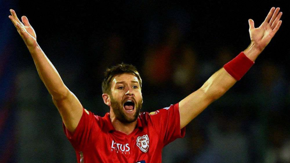 অ্যান্ড্রু টাই: পঞ্জাব, রাজস্থানের হয়ে আইপিএল-এ খেলার অভিজ্ঞতা রয়েছে। এখনও পর্যন্ত ২৭টি ম্যাচে ২৫টি উইকেট নিয়েছেন। ডেথ ওভারে বোলিং করতে তিনি সিদ্ধহস্ত। কিন্তু আইপিএল-এ দল মেলেনি তাঁর।