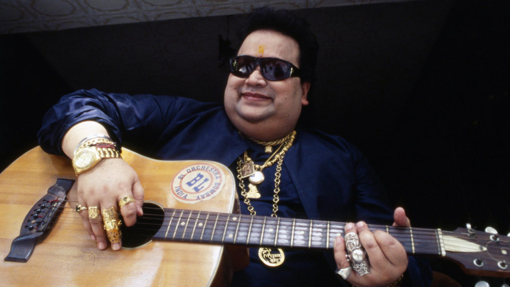 সত্তরের দশকের শেষ দিকে সুরকার হিসাবে পথচলা শুরু করেছিলেন বাপ্পি। বলিউডি ছবির সুরে মিশিয়ে দিয়েছেন ডিস্কোর লয়। পাশাপাশি ডানা মেলেছিলেন বাংলা ছবিতেও। আঞ্চলিকস্তরেও তিনি বিদ্যমান। তেলুগু, তামিল, কন্নড় এবং গুজরাতি ছবিতেও সুরের জাদু ছড়িয়েছেন। নেপথ্য গায়ক হিসাবেও দ্যুতি ছড়িয়েছিল তাঁর উপস্থিতি। 