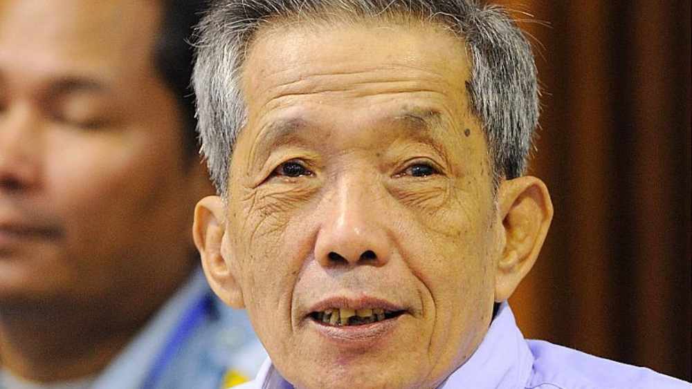 ১৯৯৮ সালে বন্দি অবস্থাতেই ঘুমের মধ্যে মারা যান পল। 