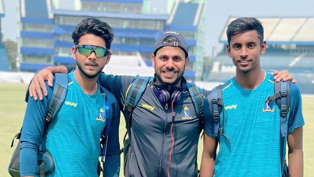 করণ লাল, মনোজের সঙ্গে অভিষেক।