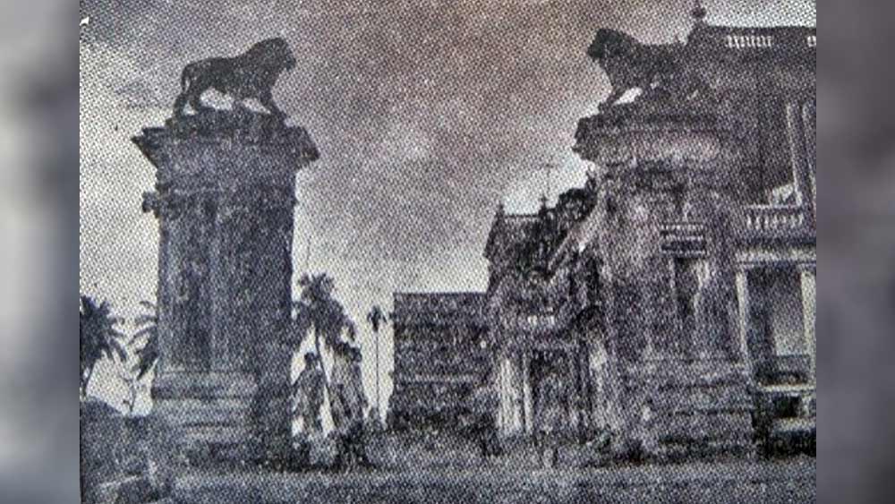 জমিদারবাড়ির সিংহদুয়ার