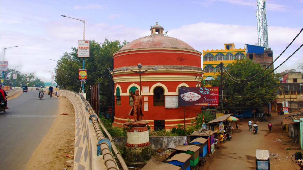 পুরসভার অন্যতম কীর্তি। পানি ট্যাঙ্কি।