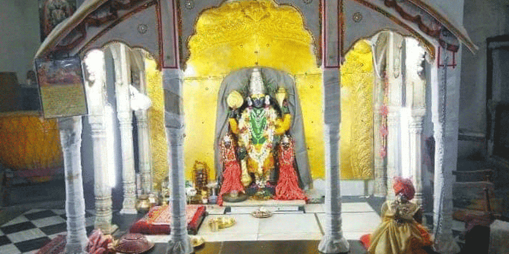কাশী তথা বারাণসীর বালাজি মন্দির। এই হিন্দু দেবতার মন্দিরেই সিদ্ধিলাভ করেছিলেন মুসলিম সুরসাধক, মনে করিয়ে দিল সেই মুসলিমের পরিবার।