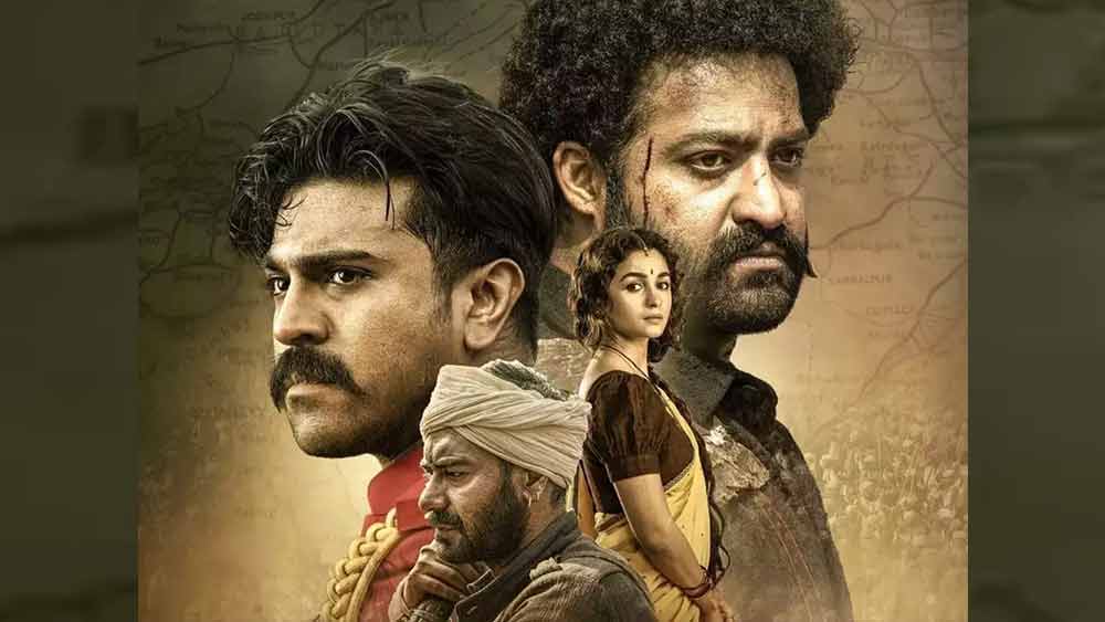 ‘বাহুবলী’-পর্বের পর আবারও বড়সড় হিট ছবি উপহার দিতে পারেন তিনি। এমনই মনে করছেন পরিচালক আর আর রাজামৌলীর ভক্তেরা। এ বার তাঁদের বাজি ‘আরআরআর’। তবে প্রভাসের বদলে এ ছবিতে নায়ক রাম চরণ। অজয় দেবগণ এবং আলিয়া ভট্টও রয়েছেন। তবে কিছুক্ষণের জন্য অর্থাৎ ‘ক্যামিয়ো’র ভূমিকায়।