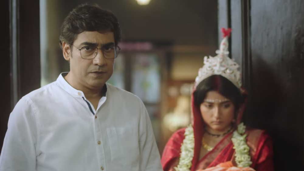 ‘গোধূলি আলাপ’-এর নায়িকা সমু সরকার। বিপরীতে কৌশিক সেন।