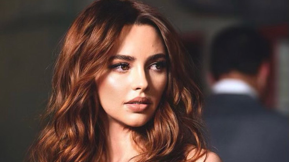 ছোট থেকেই অভিনয়ে হাতে খড়ি নাতাশার। মাত্র ১৪ বছর বয়সেই অস্ট্রেলীয় থিয়েটারে ‘রোমিও অ্যান্ড জুলিয়েট’ নাটকের জুলিয়েট চরিত্রে অভিনয় করেন। এরপরও তিনি অস্ট্রেলিয়ার বেশ কয়েকটি টেলিভিশন সিরিজে অভিনয় করেন।