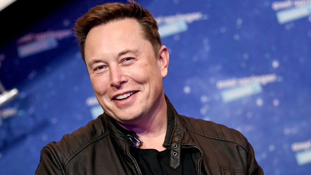 টেসলা কর্ণধার ইলন মাস্ক ফের খবরের শিরোনামে। কোনও নতুন প্রযুক্তি বা টুইট করার জন্য নয়। এ বারের কারণ তাঁর নতুন বান্ধবী। 