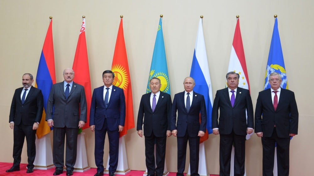 তবে রাশিয়ার নেতৃত্বাধীন যৌথ নিরাপত্তা চুক্তি গোষ্ঠী (সিএসটিও)-র অর্ন্তগত দেশগুলি রাশিয়ার সমর্থনেই দাঁড়াবে। কাজাখস্তান, বেলারুশ, আর্মেনিয়া, তাজিকিস্তানের এবং কিরঘিজস্তান, এই পাঁচ দেশ সোভিয়েত ইউনিয়ন ভেঙে যাওয়ার পরও সিএসটিও-র মাধ্যমে রাশিয়ার সঙ্গে যুক্ত। এমনকি রাশিয়ার উপর প্রত্যক্ষ বা পরোক্ষ আঘাতকে এই দেশগুলি নিজেদের উপর আঘাত বলে মনে করবে এবং ঐক্যবদ্ধ হয়ে রাশিয়ার পাশে দাঁড়াবে বলেই স্পষ্ট।