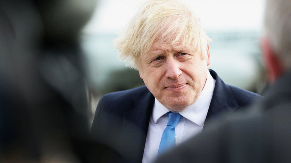 ইউরোপের বাকি দেশগুলির তুলনায় রাশিয়ার ইউক্রেন আক্রমণ নিয়ে অনেক বেশি সরব ব্রিটেন। রাশিয়া ইউক্রেনকে আক্রমণ করলে ইউক্রেনের সার্বভৌমত্ব নষ্ট হবে বলেও কড়া বার্তা দিয়েছিলেন ব্রিটেনের প্রধানমন্ত্রী বরিস জনসন।