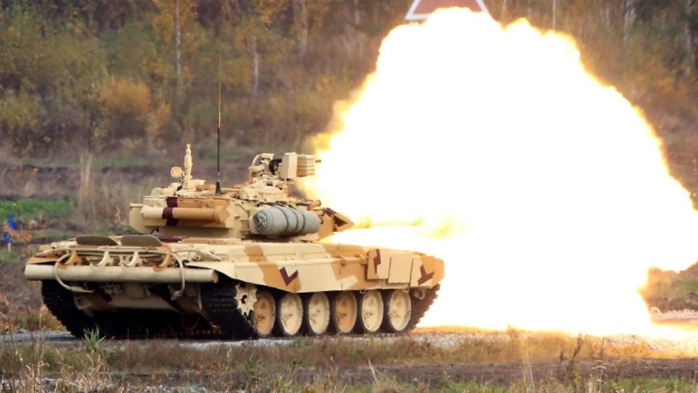 ভোলোদিমির বনাম ভ্লাদিমিরের মধ্যে শুরু হওয়া এই সঙ্ঘাতে রাশিয়ার প্রধান অস্ত্র হয়ে উঠতে পারে, শক্তিশালী অত্যাধুনিক ট্যাঙ্ক ‘টি-৯০’। বিশ্বের সামরিক শক্তির ইতিহাসে অন্যতম বিশ্বস্ত যুদ্ধ ট্যাঙ্ক হিসেবে পরিচিত টি-৯০ সামরিক ট্যাঙ্ক। 