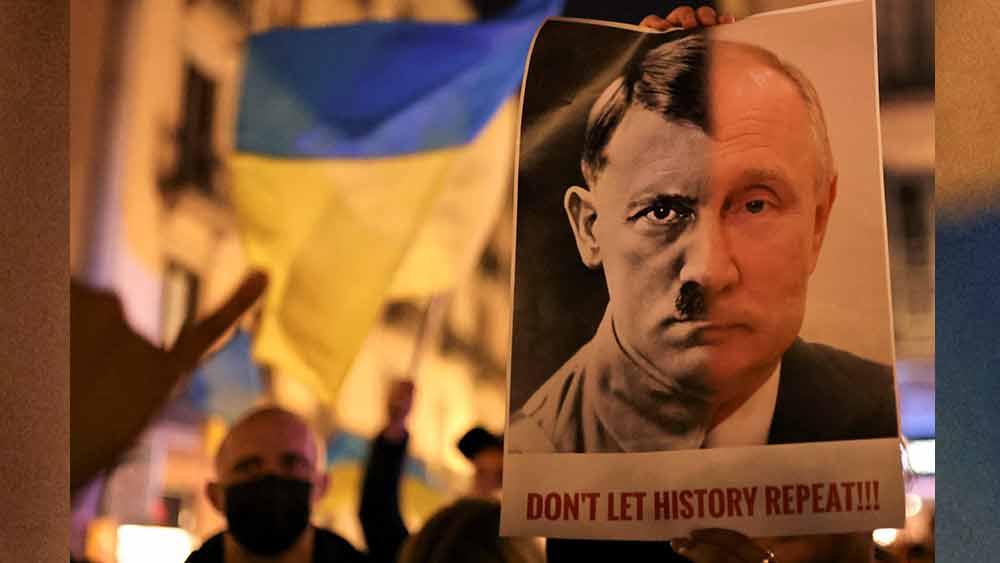 বৃহস্পতিবার ভোরে (স্থানীয় সময় প্রায় ৬টা নাগাদ) একটি টেলিভিশন-বার্তায় ইউক্রেনে সামরিক অভিযানের কথা ঘোষণা করেন রুশ প্রেসিডেন্ট ভ্লাদিমির পুতিন। যদিও পুতিনের দাবি, ইউক্রেন দখলের জন্য এই সেনা অভিযান নয়। ইউক্রেনকে বিচ্ছিন্নতাবাদীদের দখলমুক্ত করার লক্ষ্যেই অভিযান চালাবে রুশ সেনা। 