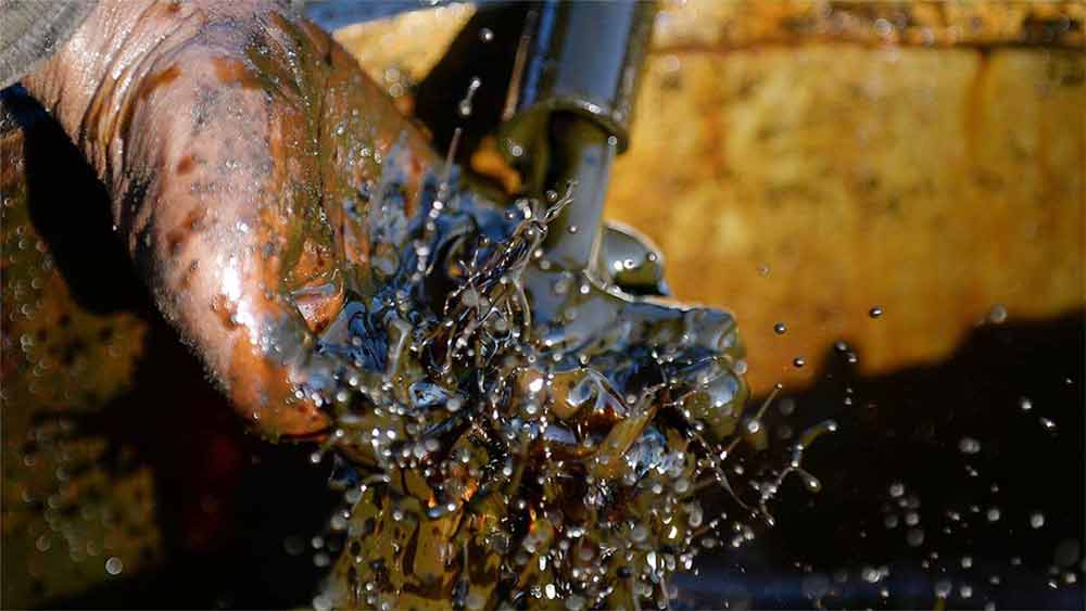 এক অর্থনৈতিক সংস্থার দাবি, রুশ-ইউক্রেন যুদ্ধের ফলে অপরিশোধিত তেলের দাম শীঘ্রই ব্যারেল প্রতি দেড়শো ডলারে পৌঁছে যাবে। যার জেরে বিশ্বের জিডিপি নেমে যেতে পারে ০.৯ শতাংশ। একই হারে এ দেশেরও জিডিপি নিম্নমুখী হতে পারে।