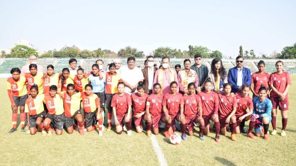 কী ভাবে মহিলাদের লিগ নিয়ে এত আগ্রহ তৈরি হল? আইএফএ সচিব জয়দীপ মুখোপাধ্যায় কৃতিত্ব দিচ্ছেন বিভিন্ন ক্লাব এবং রাজ্য সরকারের যৌথ সাহায্যকে।