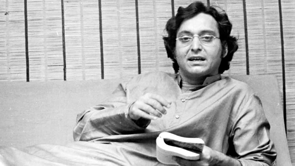 Review of a book written on Soumitra Chatterjee